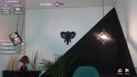 Snapshot of perla_campbell chatting on 01/25/25, 06:02   online show from 01/25/25, 06:02