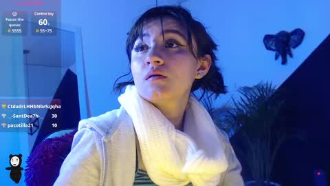 Snapshot of perla_campbell chatting on 03/07/25, 11:49   online show from 03/07/25, 11:49