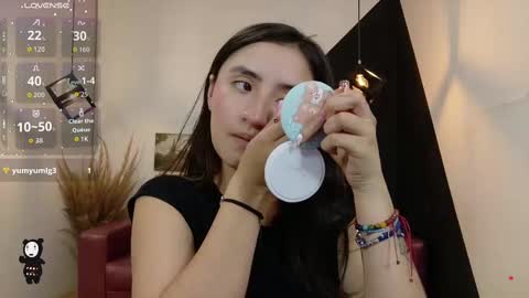 Snapshot of perla_campbell chatting on 09/11/25, 09:15   online show from 09/11/25, 09:15