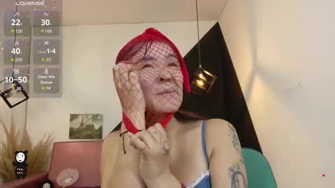 Snapshot of perla_campbell chatting on 10/10/25, 07:13   online show from 10/10/25, 07:13