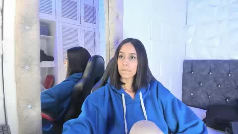 perla dl online show from 02/03/26, 02:53