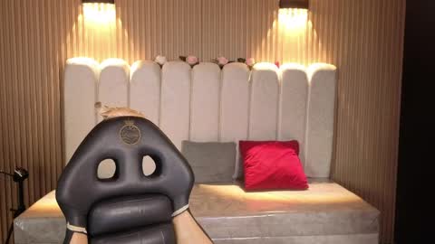 Snapshot of perla_lovely chatting on 04/23/26, 12:40 perla_lovely online show from 04/23/26, 12:40