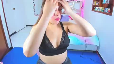 PERLA online show from 10/31/25, 01:17