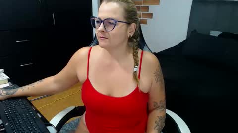 goloza online show from 11/24/25, 02:33