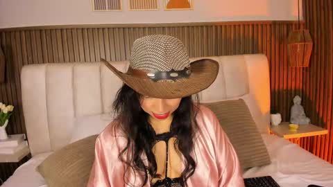 Snapshot of perlapreciosa chatting on 05/22/26, 04:19 PerlaPreciosa online show from 05/22/26, 04:19
