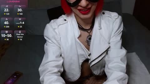 Snapshot of persefone_fire chatting on 01/01/25, 10:56 persefone_fire online show from 01/01/25, 10:56