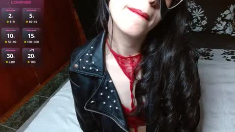 Snapshot of persefone_fire chatting on 11/27/25, 10:01 persefone_fire online show from 11/27/25, 10:01