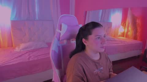 Marie online show from 04/30/26, 11:16