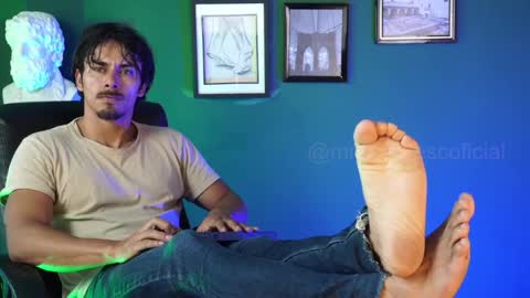 andres    online show from 02/12/25, 07:45