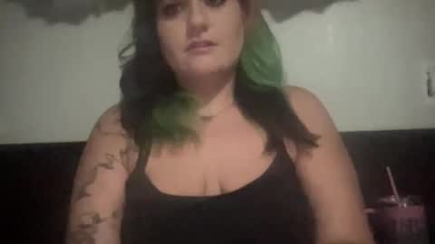 Snapshot of persianslut666 chatting on 10/28/25, 03:21 persianslut666 online show from 10/28/25, 03:21