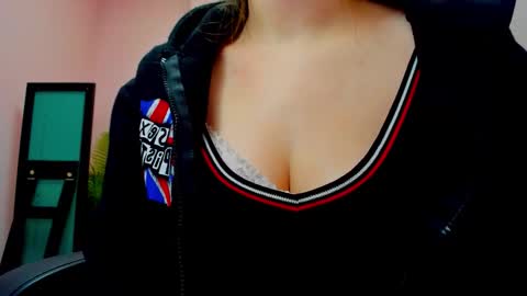 horror flying on the wings of the night.... online show from 10/28/25, 04:27