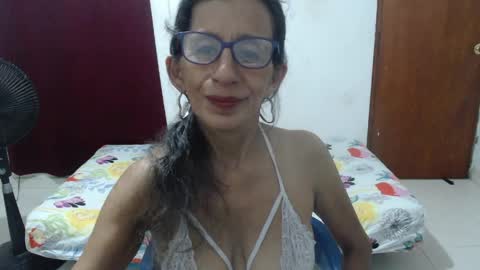 Snapshot of pervert_milf4uu_4 chatting on 03/27/26, 04:51 luz online show from 03/27/26, 04:51
