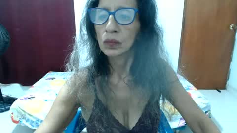 Snapshot of pervert_milf4uu_4 chatting on 06/24/26, 04:11 luz online show from 06/24/26, 04:11