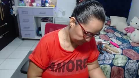 Snapshot of pervert_mommy_x chatting on 06/06/26, 10:42 SAMY online show from 06/06/26, 10:42
