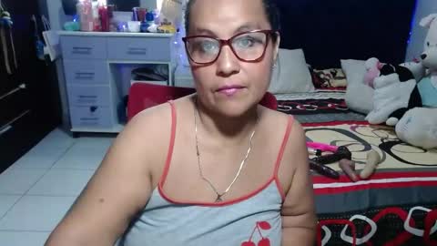 Snapshot of pervert_mommy_x chatting on 06/07/26, 01:04 SAMY online show from 06/07/26, 01:04