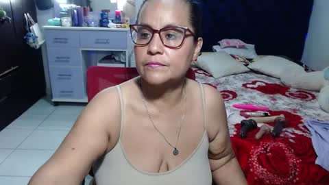 Snapshot of pervert_mommy_x chatting on 06/13/26, 10:46 SAMY online show from 06/13/26, 10:46