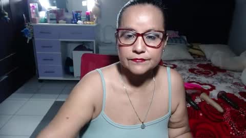 Snapshot of pervert_mommy_x chatting on 06/15/26, 09:44 SAMY online show from 06/15/26, 09:44