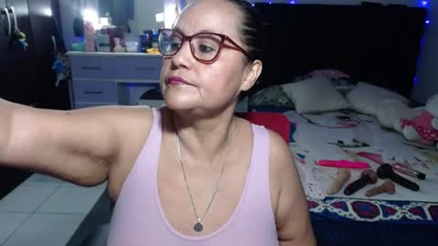 Snapshot of pervert_mommy_x chatting on 06/22/26, 11:40 SAMY online show from 06/22/26, 11:40