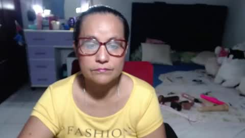 Snapshot of pervert_mommy_x chatting on 06/26/26, 09:46 SAMY online show from 06/26/26, 09:46
