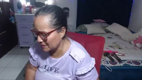 Snapshot of pervert_mommy_x chatting on 06/27/26, 02:01 SAMY online show from 06/27/26, 02:01