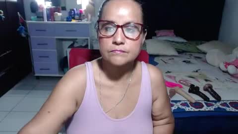 Snapshot of pervert_mommy_x chatting on 06/29/26, 11:21 SAMY online show from 06/29/26, 11:21