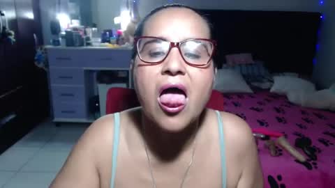 Snapshot of pervert_mommy_x chatting on 07/07/26, 09:46 SAMY online show from 07/07/26, 09:46