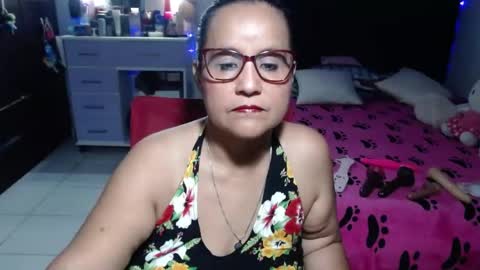 Snapshot of pervert_mommy_x chatting on 07/13/26, 09:45 SAMY online show from 07/13/26, 09:45