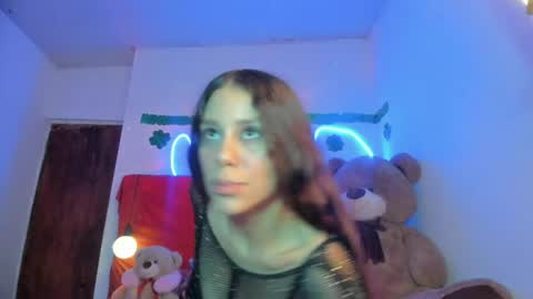 Snapshot of pervertida588941 chatting on 04/21/26, 01:42 amara online show from 04/21/26, 01:42