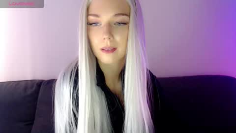 Isabella online show from 01/27/25, 11:32