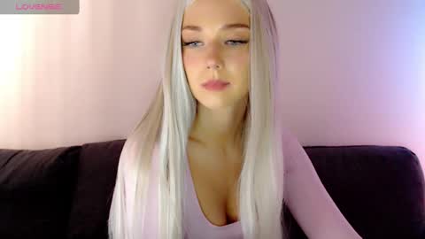 Isabella online show from 03/09/25, 09:24