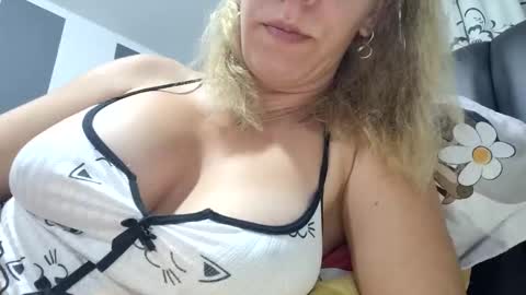 Lisa -  online show from 09/16/25, 06:09