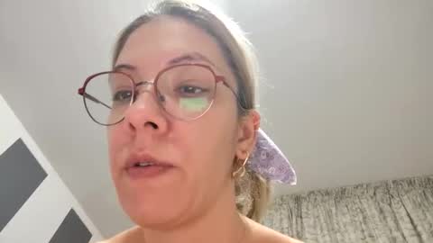 Lisa -  online show from 12/19/25, 06:59