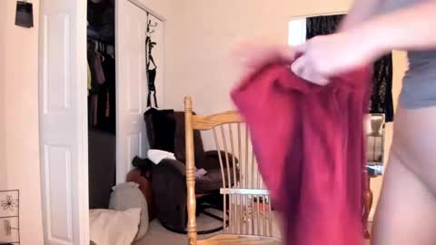 Snapshot of pessimistically_optimistic chatting on 01/19/25, 12:50 Kelly online show from 01/19/25, 12:50