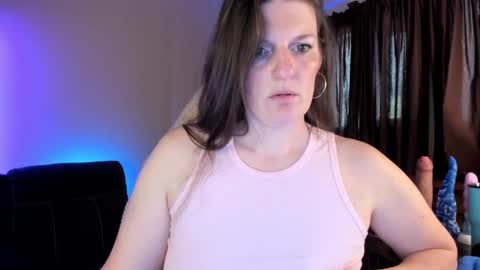 Snapshot of pessimistically_optimistic chatting on 09/23/25, 06:33 Kelly online show from 09/23/25, 06:33