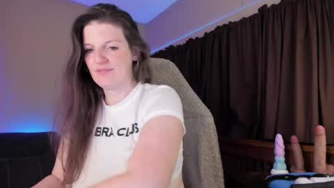 Snapshot of pessimistically_optimistic chatting on 11/21/25, 11:31 Kelly online show from 11/21/25, 11:31