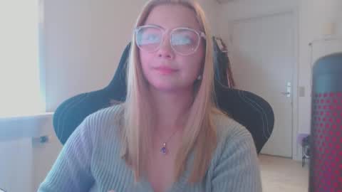 petalkiss online show from 09/10/25, 02:39