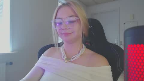 petalkiss online show from 09/16/25, 01:45