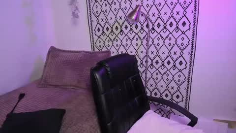 Rose online show from 02/19/25, 03:06