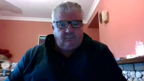 pete112991 online show from 12/01/25, 12:10