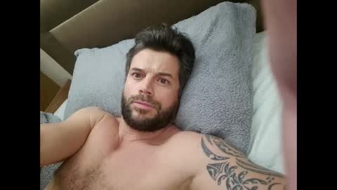 Snapshot of pete_le_meat chatting on 03/28/26, 05:40 pete_le_meat online show from 03/28/26, 05:40