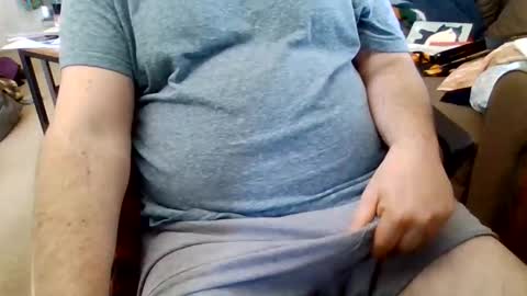 Snapshot of peter40770 chatting on 04/06/26, 06:31 peter40770 online show from 04/06/26, 06:31