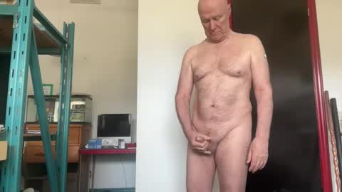 Snapshot of peter4443 chatting on 05/15/26, 02:13 peter4443 online show from 05/15/26, 02:13
