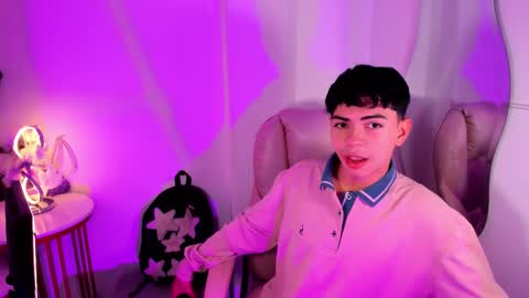 Snapshot of peter_chase chatting on 11/01/25, 06:21 Peter online show from 11/01/25, 06:21