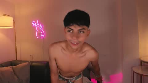 Snapshot of peter_chase chatting on 11/13/25, 06:40 Peter online show from 11/13/25, 06:40