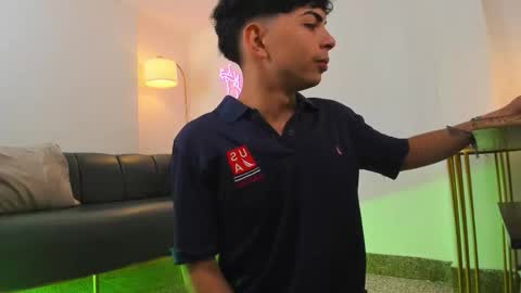 Snapshot of peter_chase chatting on 11/15/25, 06:26 Peter online show from 11/15/25, 06:26