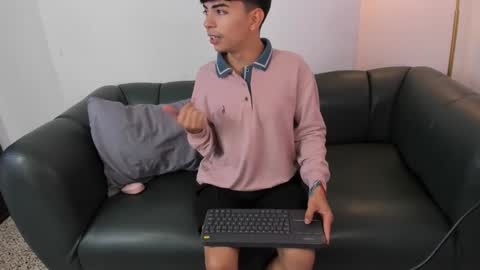 Snapshot of peter_chase chatting on 11/25/25, 06:30 Peter online show from 11/25/25, 06:30