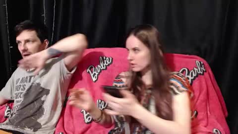 Snapshot of peternights chatting on 10/19/25, 12:50 Maximus online show from 10/19/25, 12:50