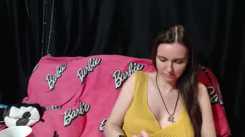 Snapshot of peternights chatting on 10/31/25, 09:27 Maximus online show from 10/31/25, 09:27