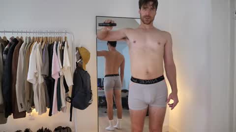 Peter Parker online show from 10/15/25, 04:18