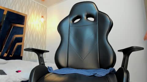 Snapshot of petesevans_1 chatting on 02/23/25, 05:34 PETES EVANS new account online show from 02/23/25, 05:34